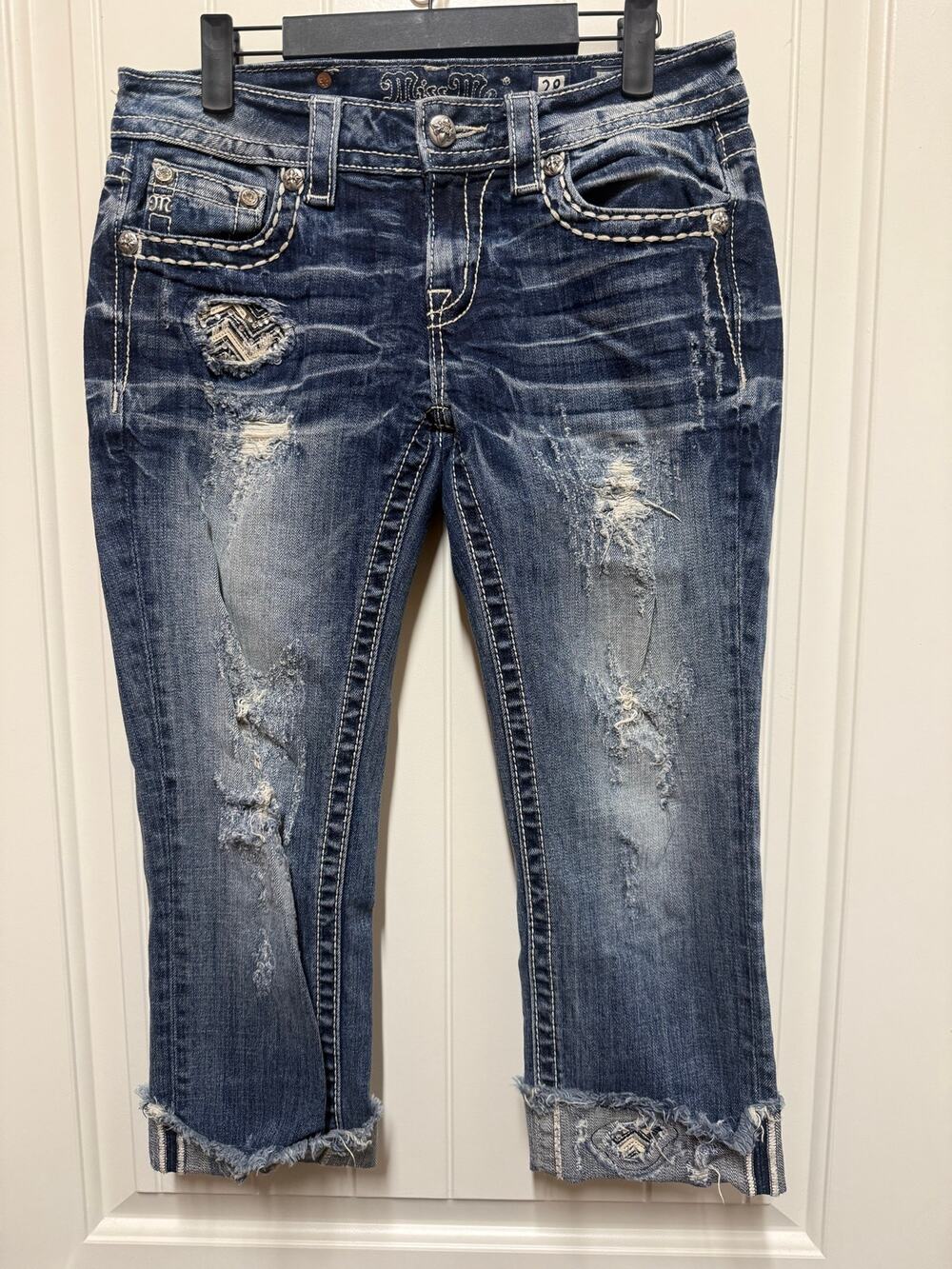 Miss Me Distressed Jeans Signature Cropped Size 28